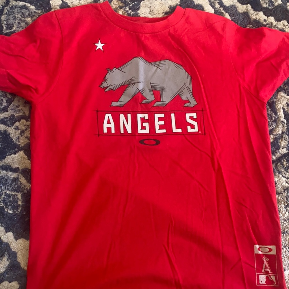 Angels Oakley t shirt